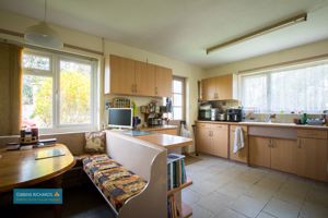 Kitchen/Breakfast Room- click for photo gallery